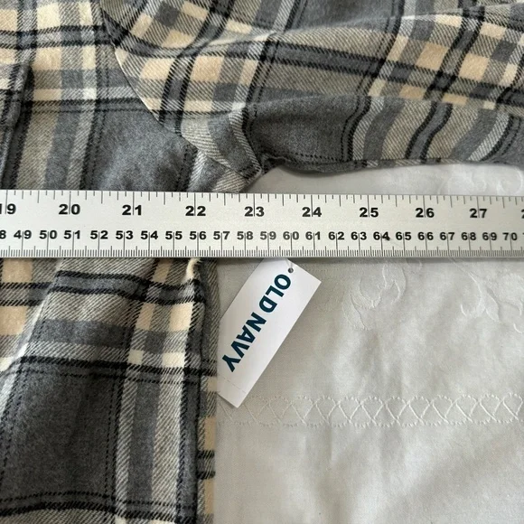 NEW Old Navy Women's Gray/Beige Plaid Boyfriend Button Up‎ Shirt Medium Chore - Picture 10 of 14